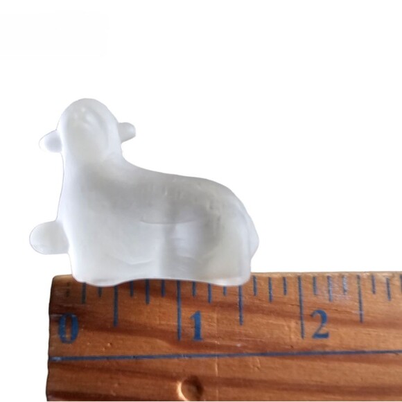 Vintage White Nativity Mini Figurine Set Christmas Holiday Manger Scene - Picture 13 of 15